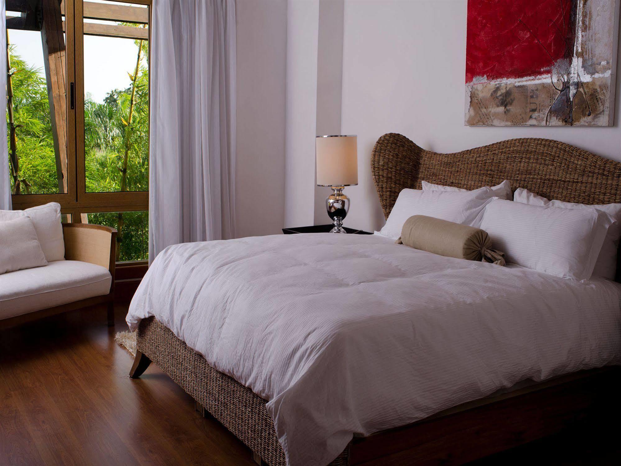 Aparthotel Los Altos Residences By Mint 5*