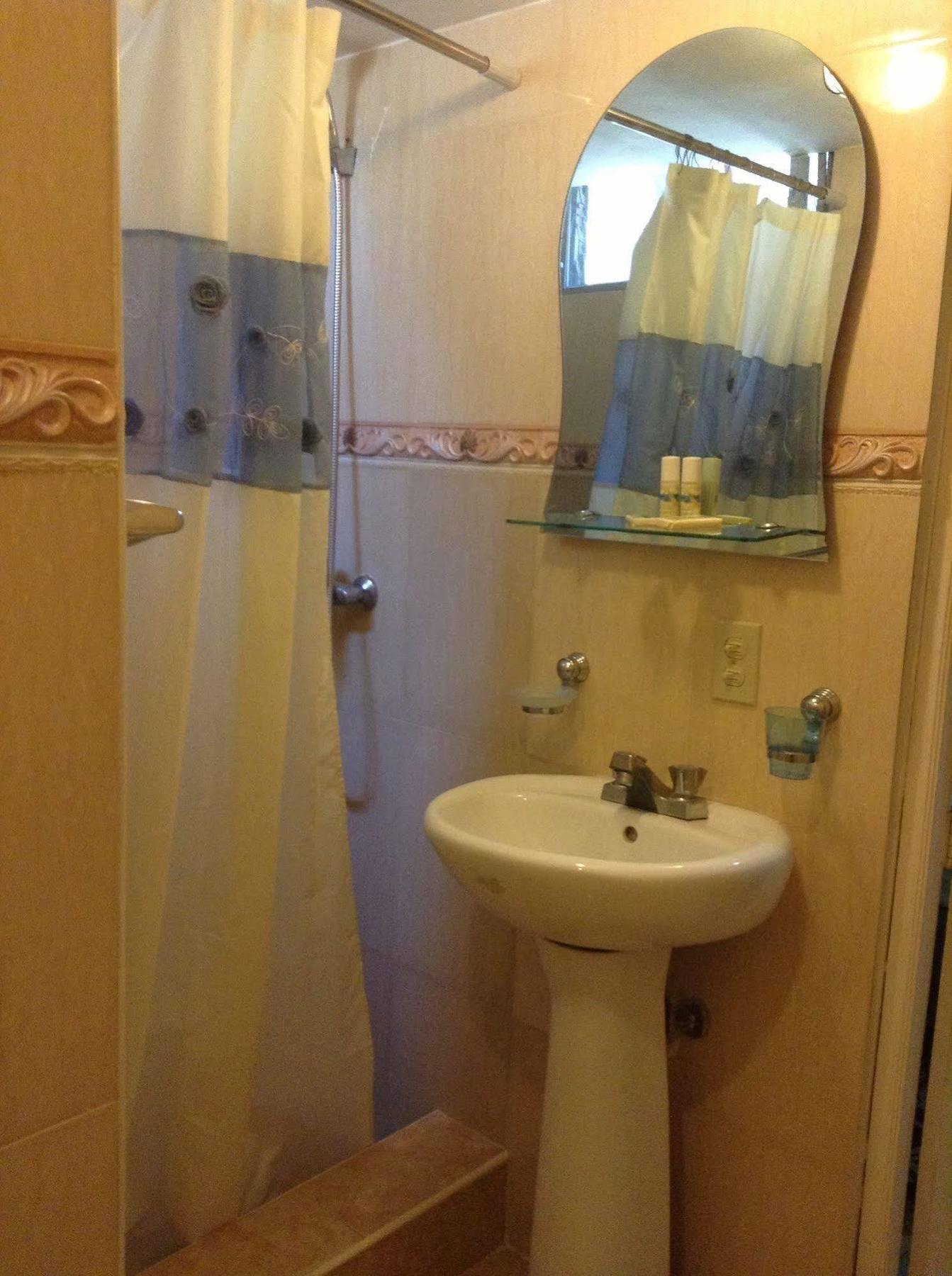 Adam Suites 3*