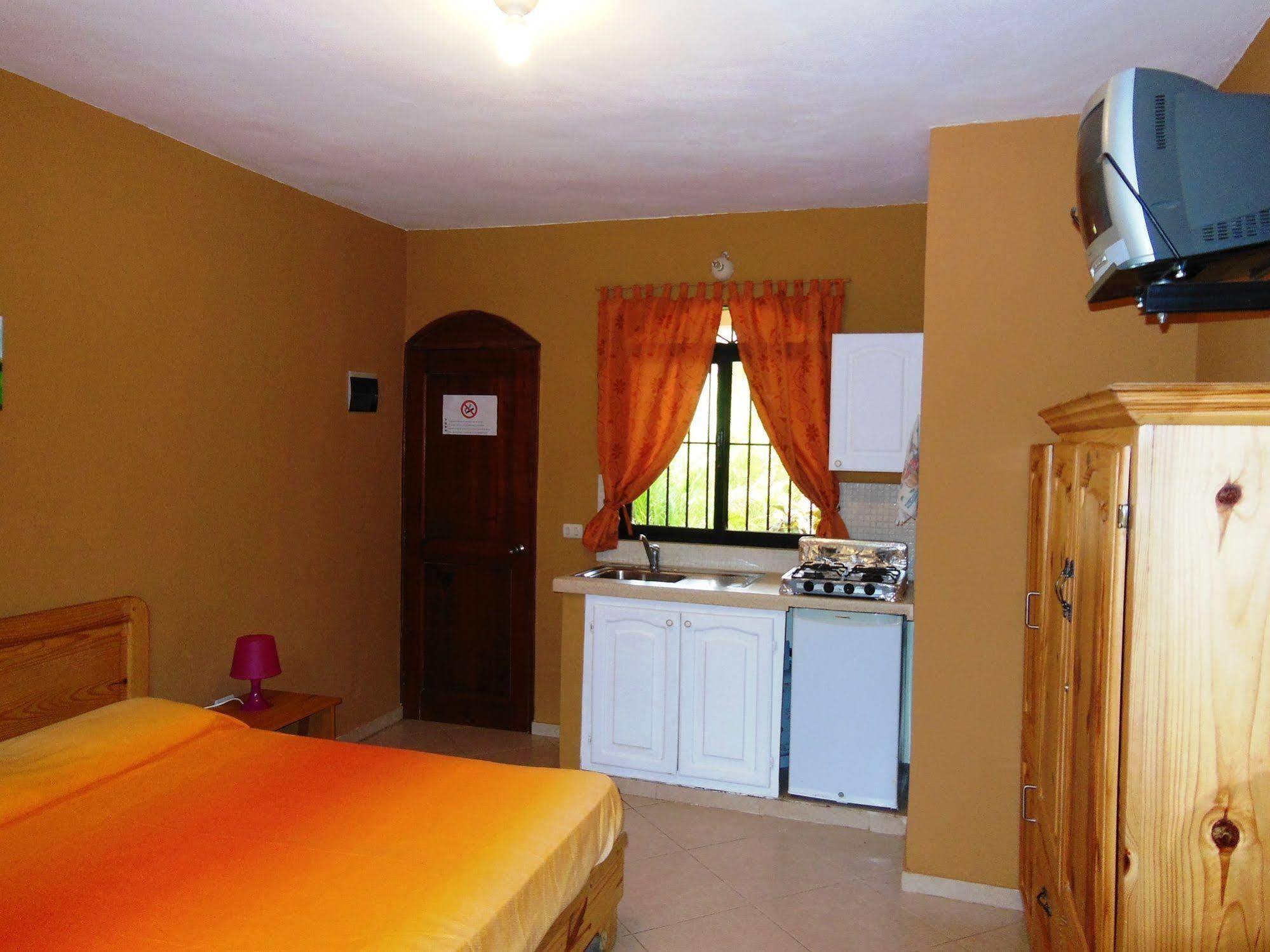 Aparthotel Casa Lily & Coco 2*