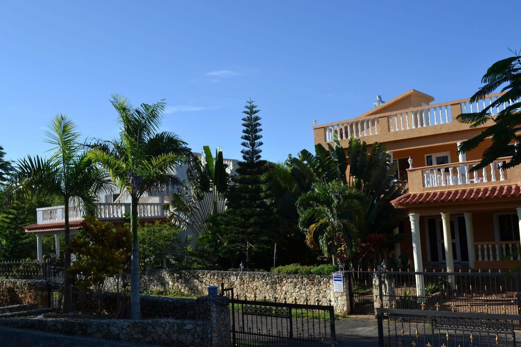 4 Bedroom Villa, Private Pool, Security, Ocean View Hotel Sosua