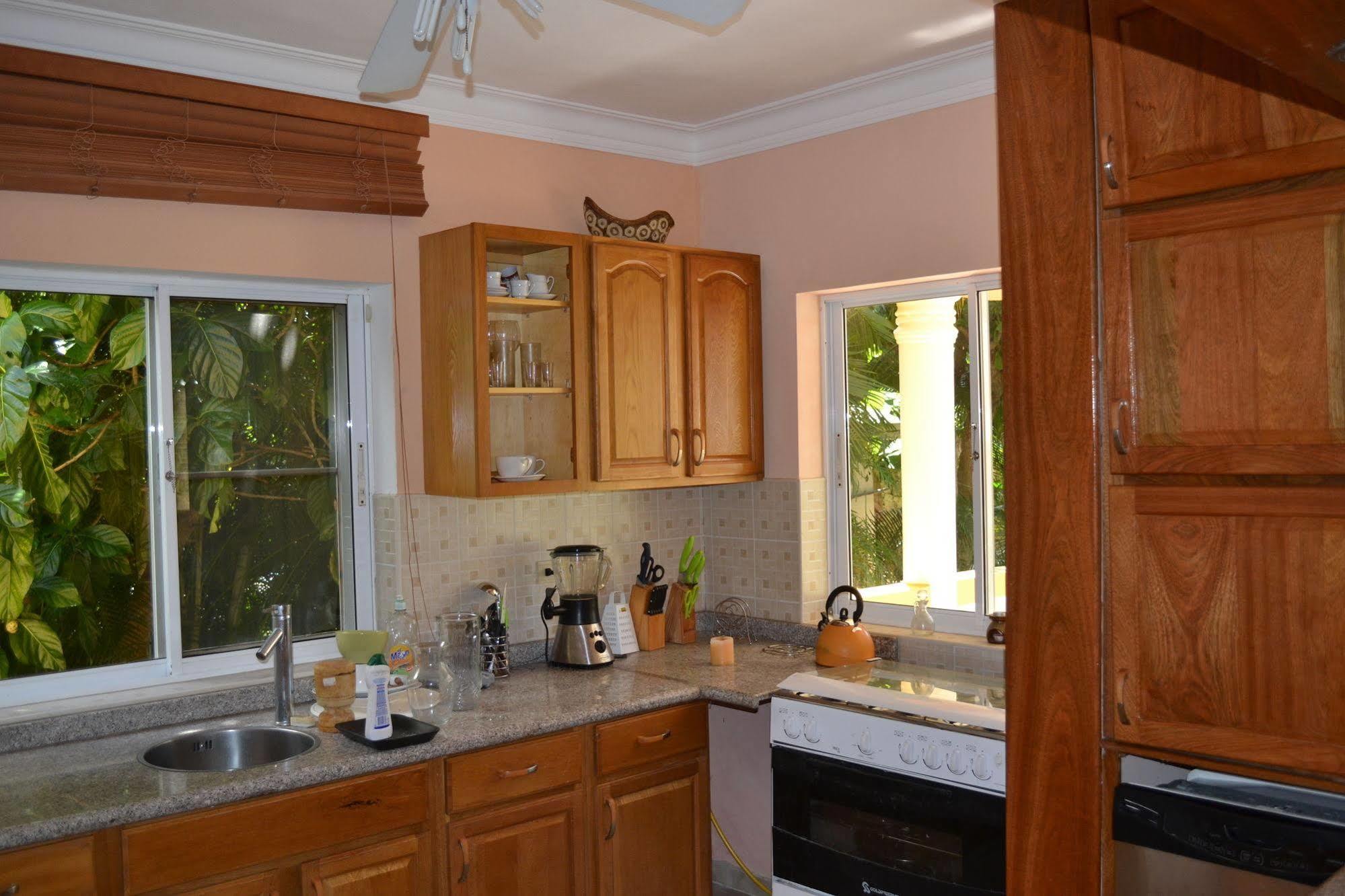 4 Bedroom Villa, Private Pool, Security, Ocean View Hotel 3*
