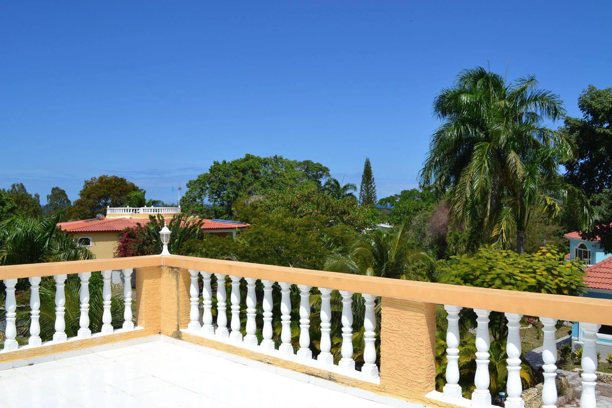 4 Bedroom Villa, Private Pool, Security, Ocean View Hotel Sosua