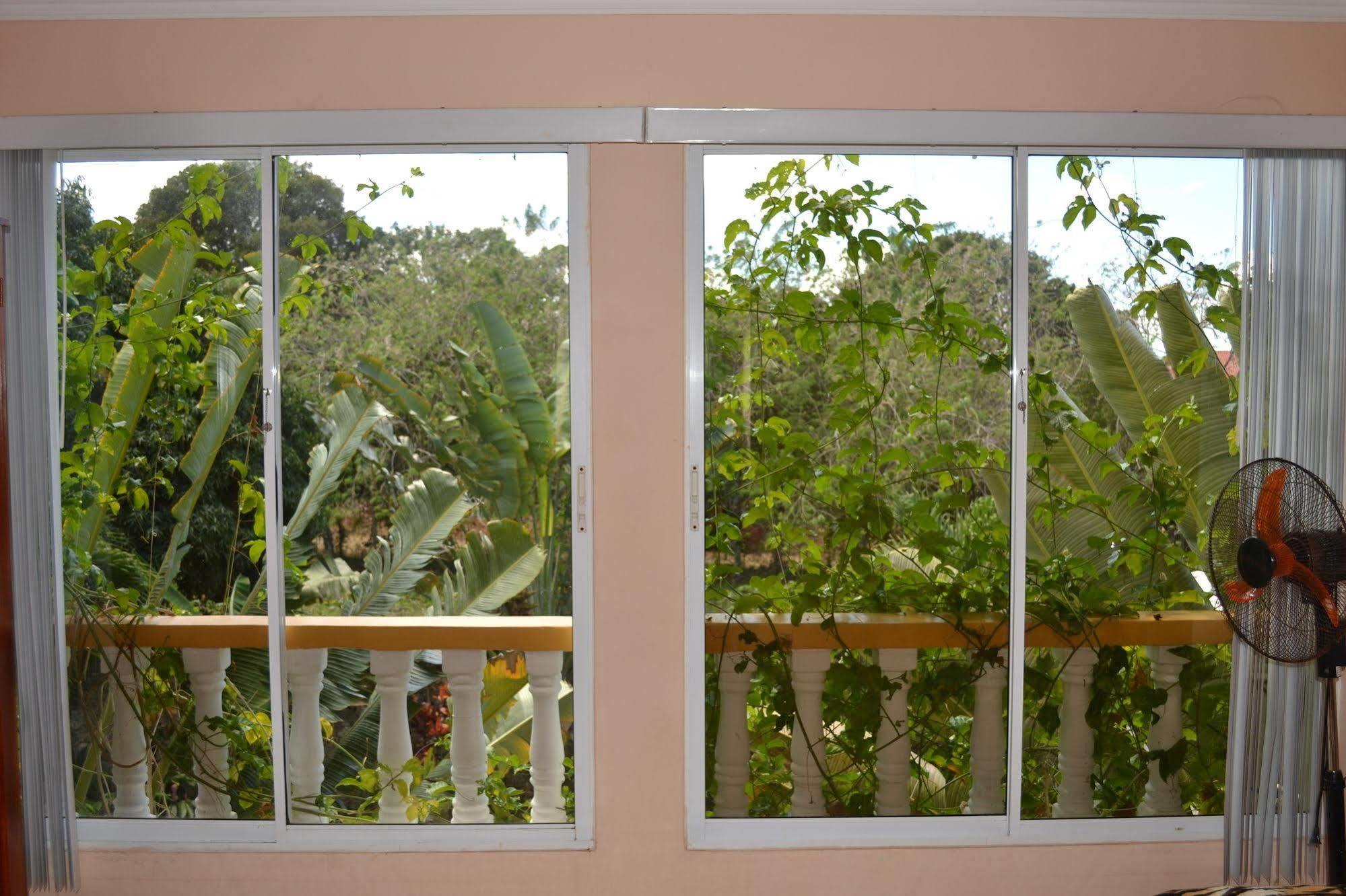 Hotel 4 Bedroom Villa, Private Pool, Security, Ocean View