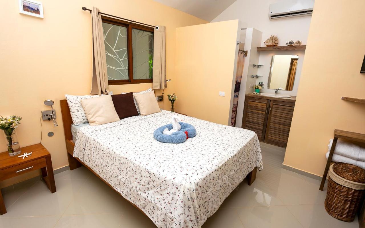 Clarissa V, Walk To Beach! Villa Las Terrenas