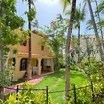 Deluxe Villa Playa Los Corales - Pool, Bbq, Beach Club, Wifi