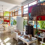 Beach Hotel Casa Nina