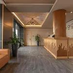 Weston Suites Hotel