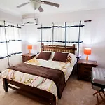 Chateau Del Mar Ocean Villas