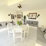 Los Corales Villas & Apartments Resort Wifi Beach Club & Spa