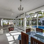 Villa Clarissa V, Walk To Beach!