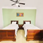 Exclusive 3 Bdr, Gym & Pool, Seaview, Luxury Tower