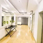 Exclusive 3 Bdr, Gym & Pool, Seaview, Luxury Tower