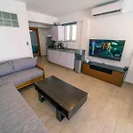 Kite Beach Oceanfront 1St Row Two Bedrooms And Patio