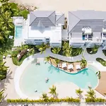 Aqua Esmeralda Luxury Beach Front Apartment