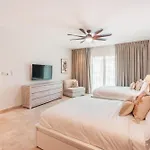 Apt With Picuzzi In Cap Cana At Punta Palmera Ba5