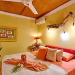 Chalet Tropical Hotel & Restaurant-Pizzeria