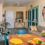 Renovated Condo At The Beach Close To Everything