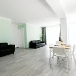 Apartment With Pool