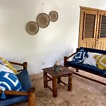 Bungalow Las Palmeras Con Piscina En Las Galeras