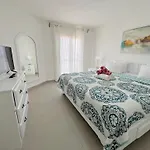 Villas & Apartments With Pool And Ocean View Playa Los Corales