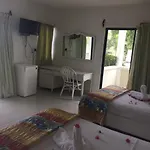Aparta Hotel Lomar