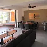 Le Reef Beach Condos - Aloha
