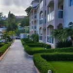 Ria Apartahotel