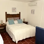 Onyx Aparta Hotel