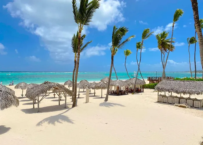 Los Corales Villas & Apartments Resort Wifi Beach Club & Spa