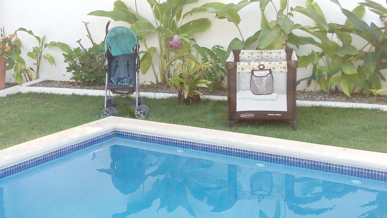 Villa Clarissa V, Walk To Beach! *