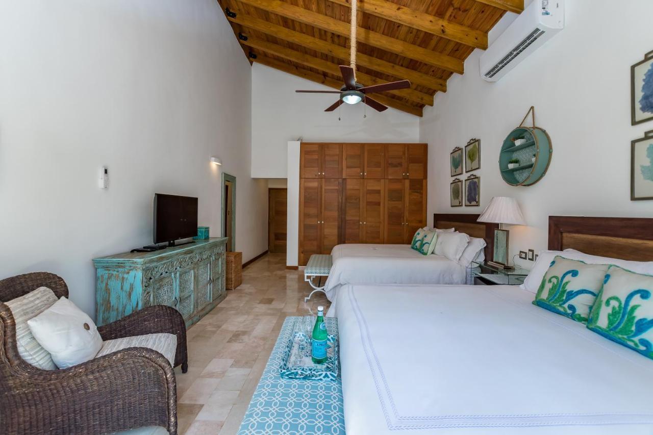 Stunning With Private Pool And Jacuzzi In Villa