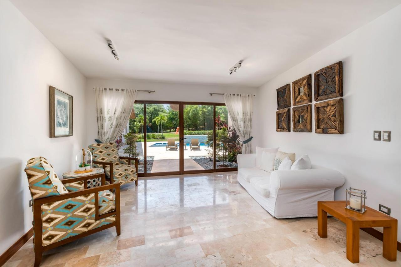 Stunning With Private Pool And Jacuzzi In *