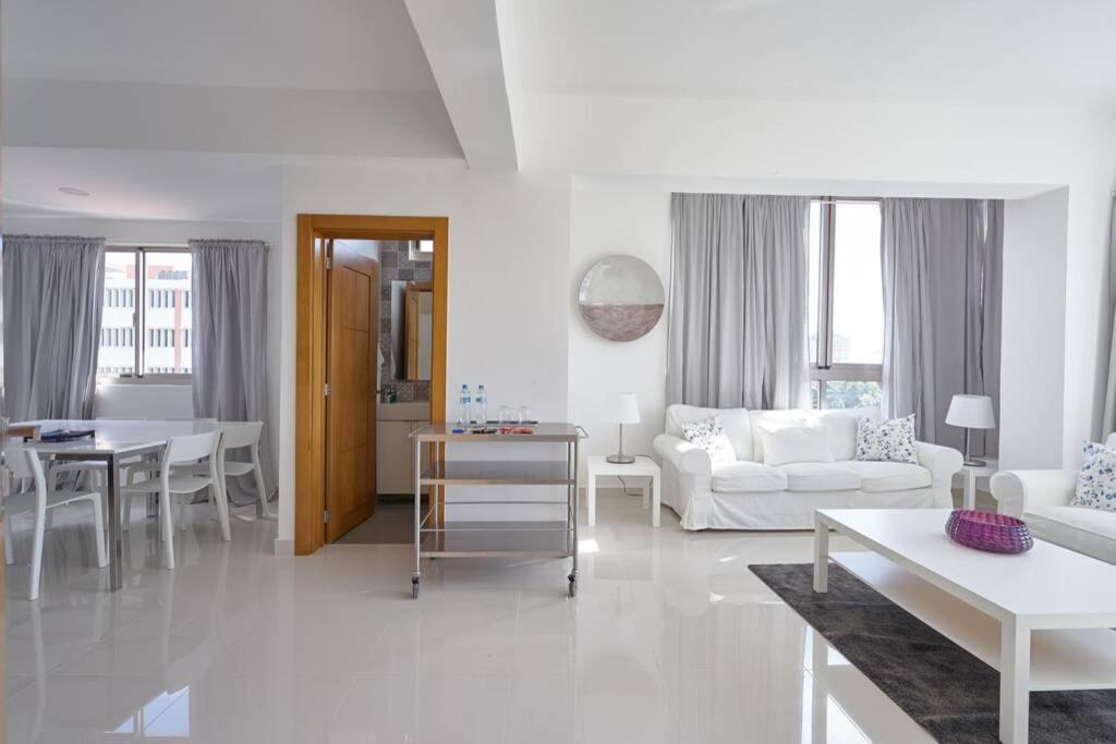 Escape Apartment, Balcony, Pool & Gym In La Julia Santo Domingo