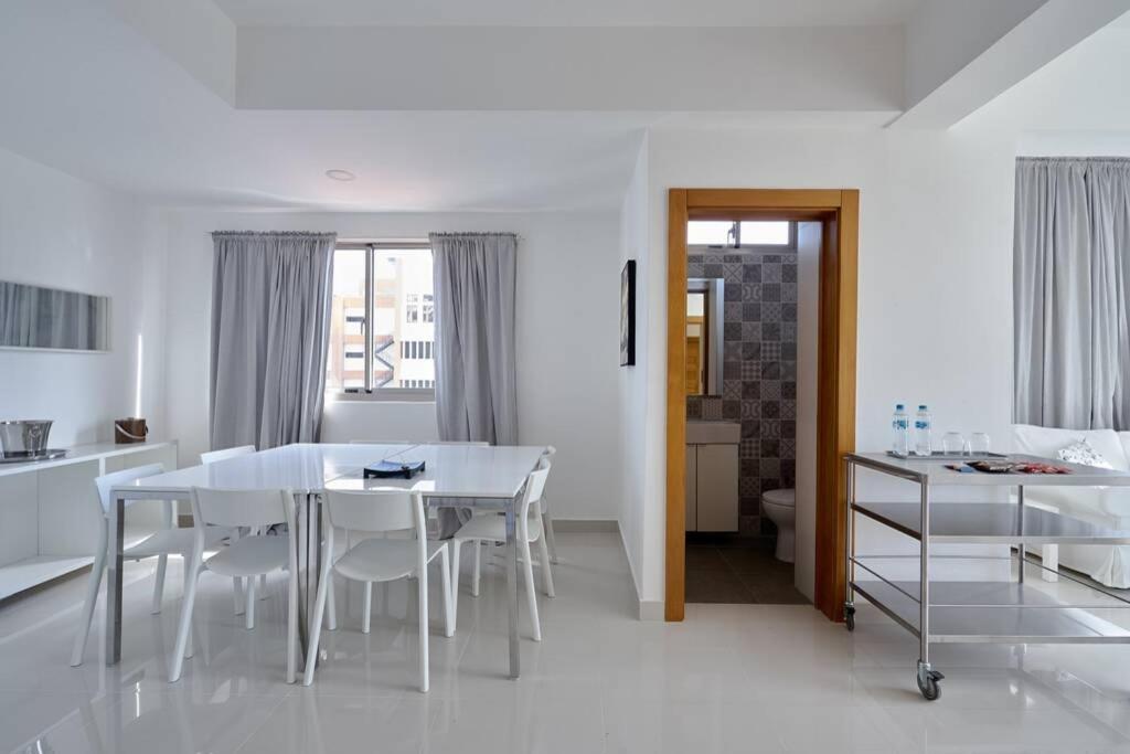 Escape Apartment, Balcony, Pool & Gym In La Julia *