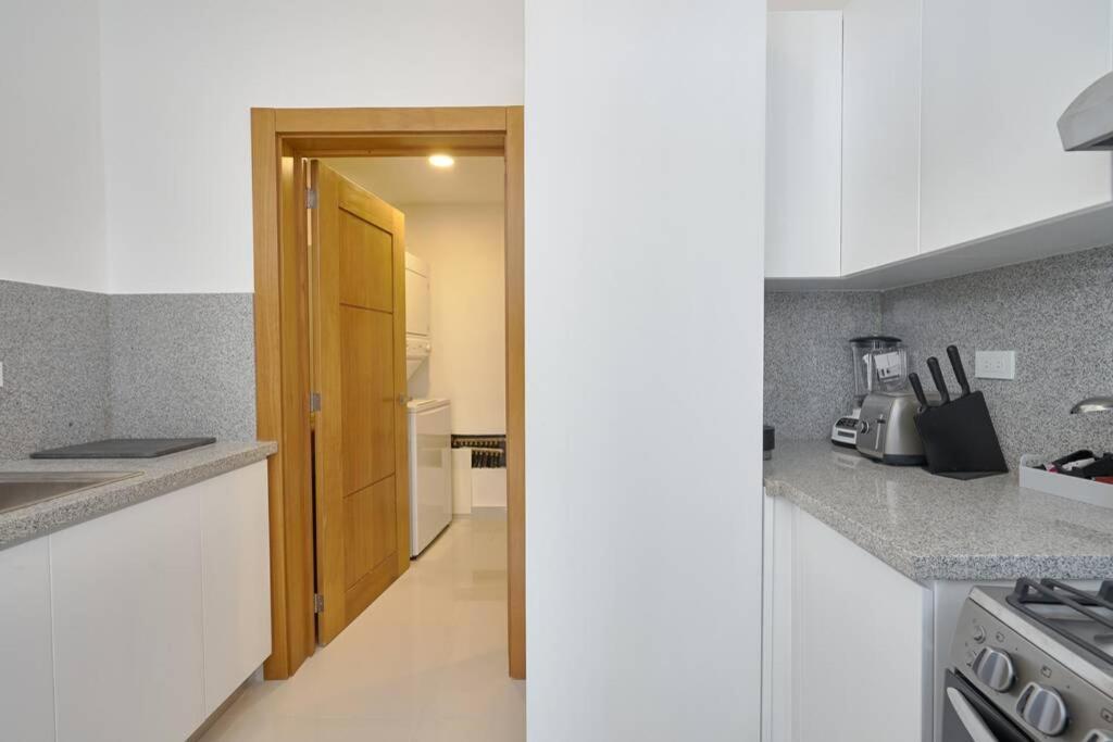 Escape Apartment, Balcony, Pool & Gym In La Julia Apartment *