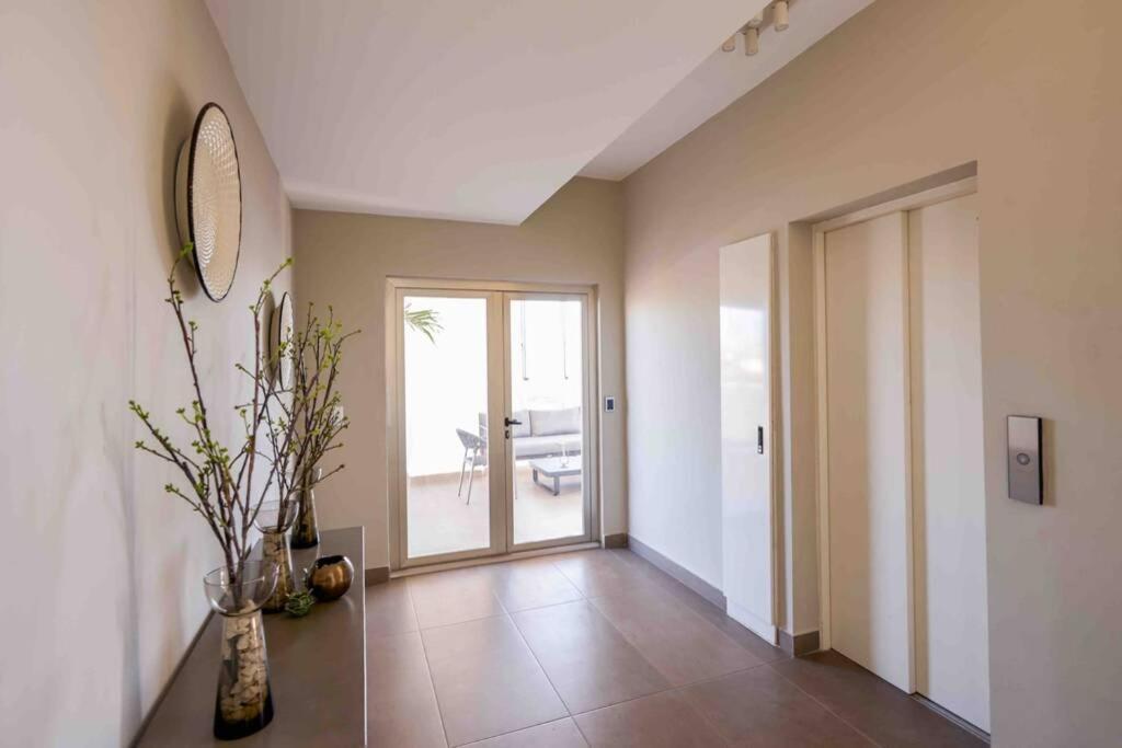 Escape Apartment, Balcony, Pool & Gym In La Julia Apartment Santo Domingo