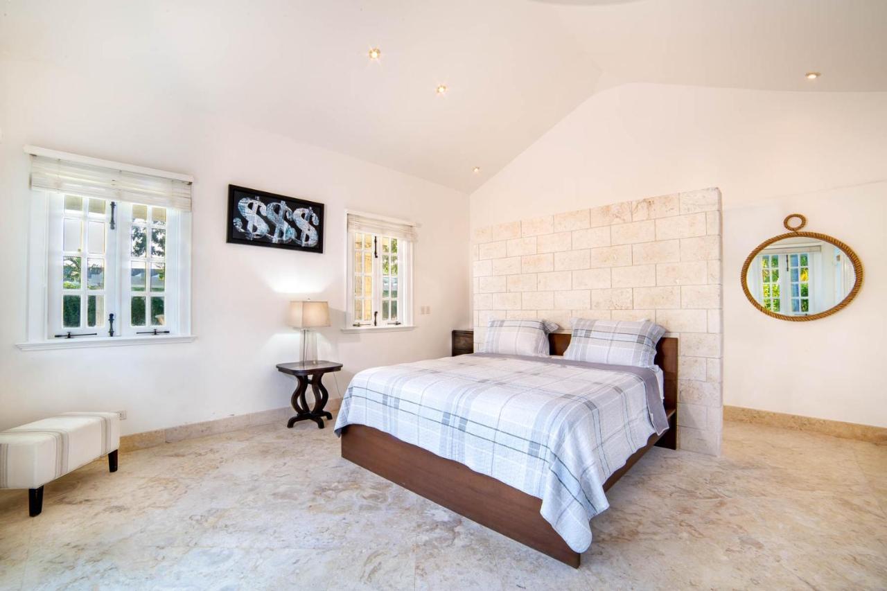 Exclusive And Club Pool Villa