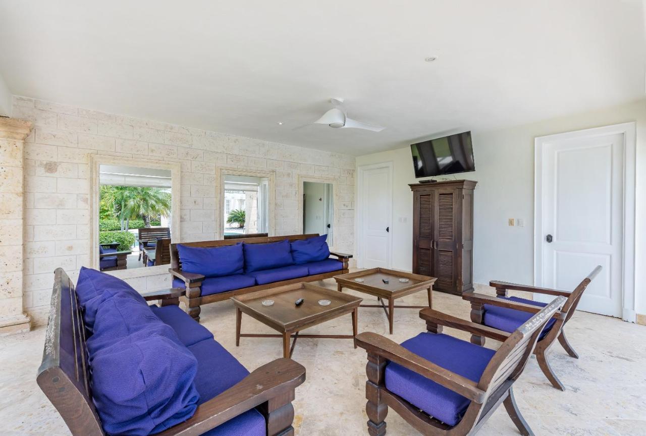 Villa Exclusive And Club Pool *