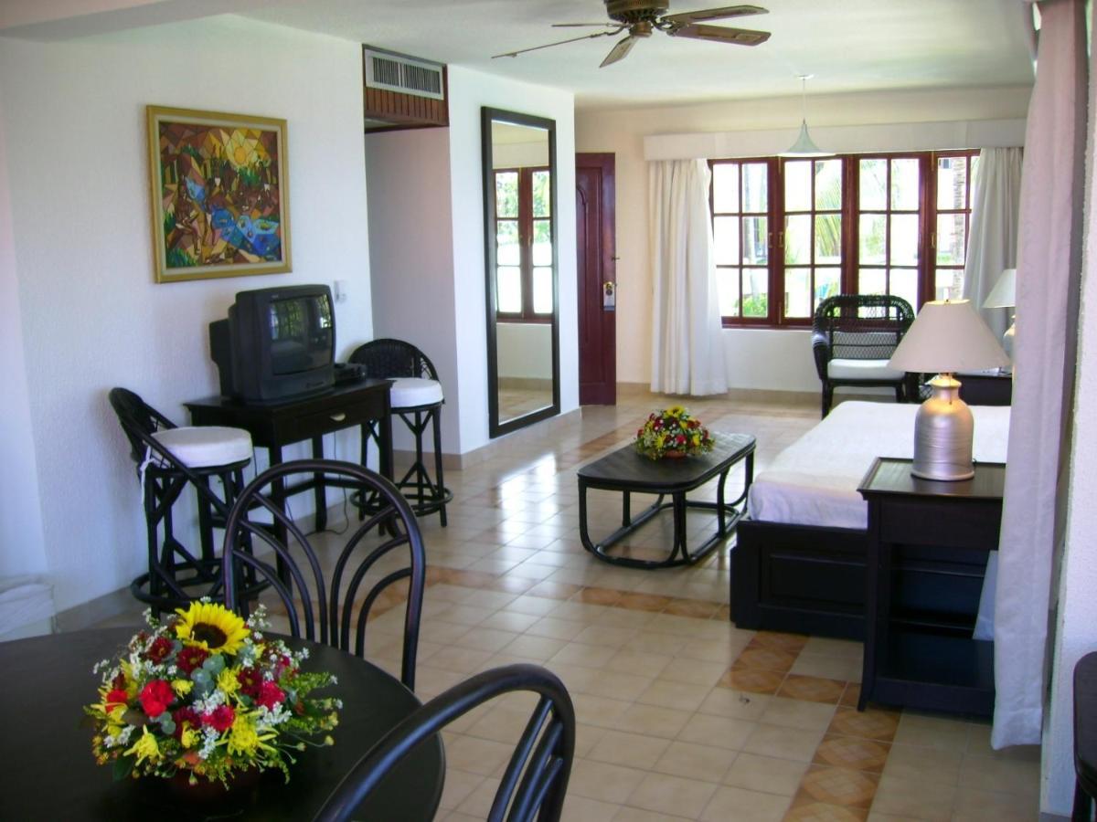 By The Sea Hotel