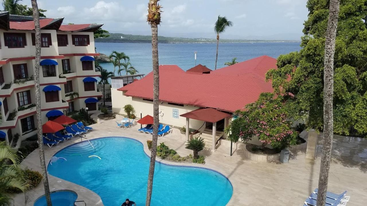 Hotel By The Sea 3*
