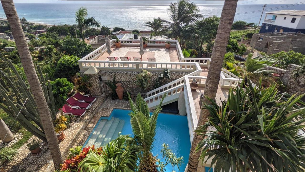 Vistamar Lodge *