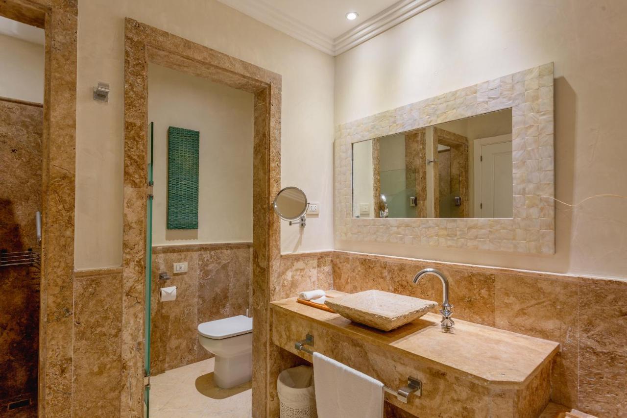 Luxe 1 Bedroom Cap Cana, Dr - Steps Away From Pool, King Bed, Caribbean Paradise! Apartment *