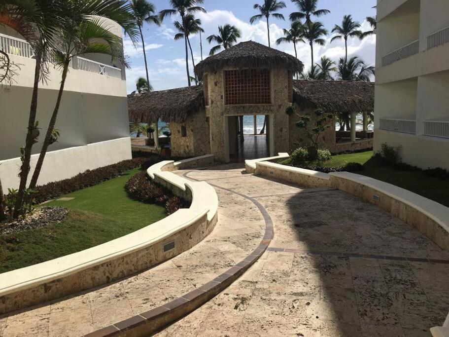 Modern, Welcoming Studio, Ocean View In *