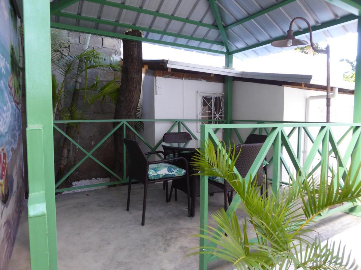 Bed & Breakfast Cozy Studios-private Entrance- Hs Internet-ac-hot Water-backup Generator-near The