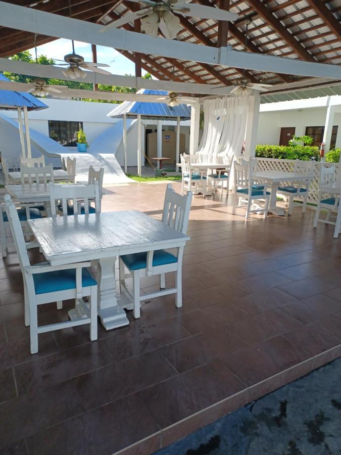 Oasis Adult Pop Hotel