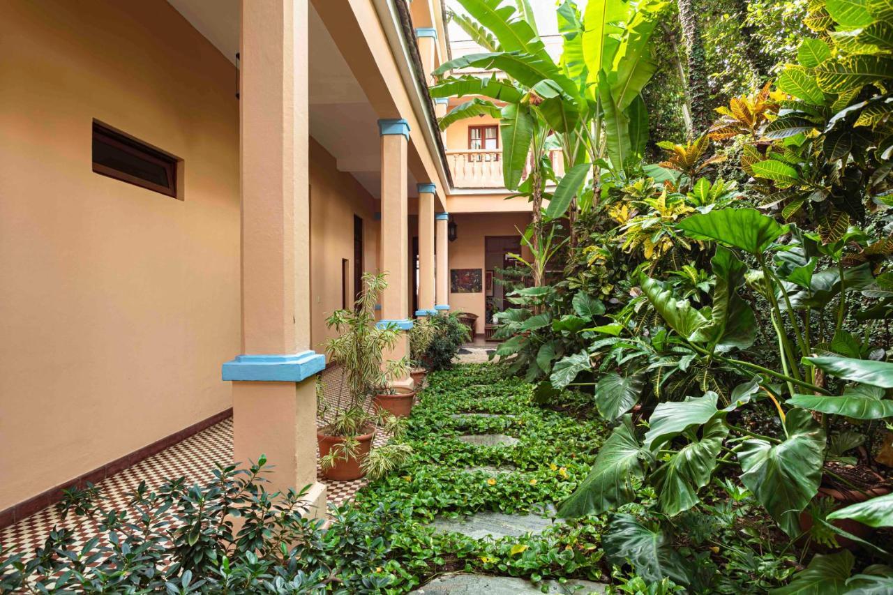 Colonial 3*