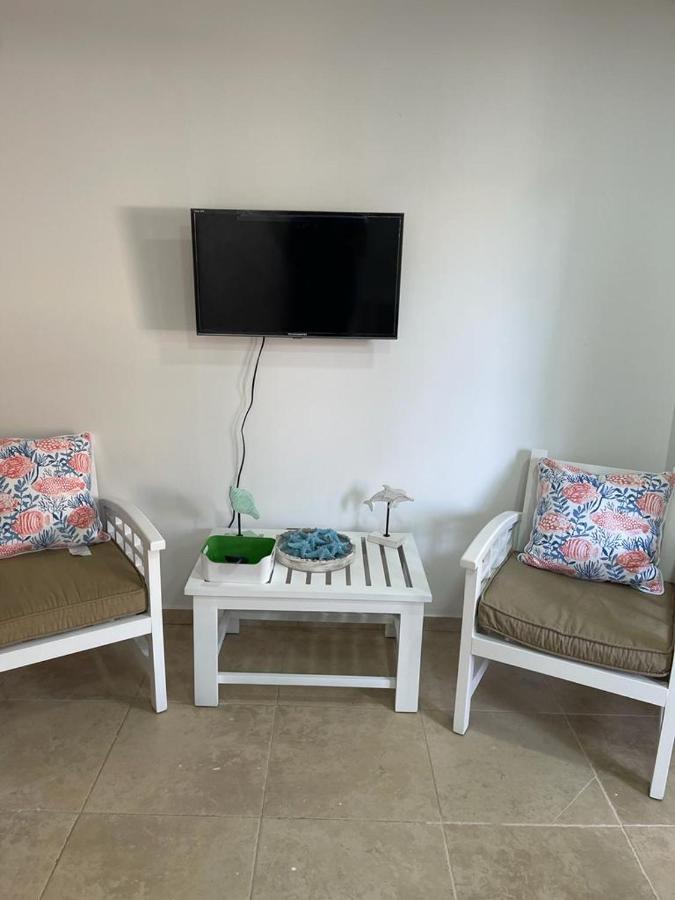 Lovely Beachfront 2 Bedrooms With 2 Pools