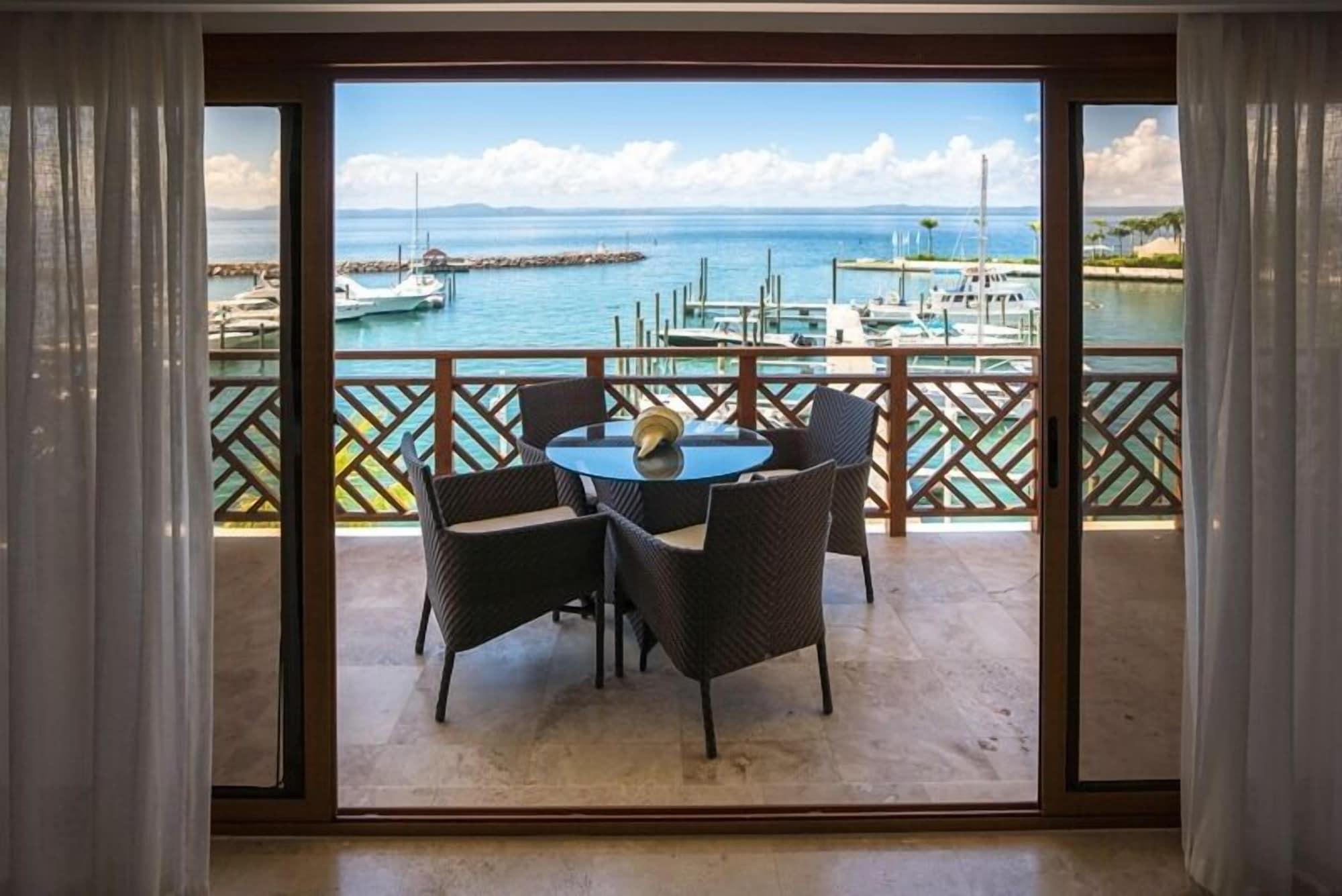 Hotel The Bannister & Yacht Club By Mint