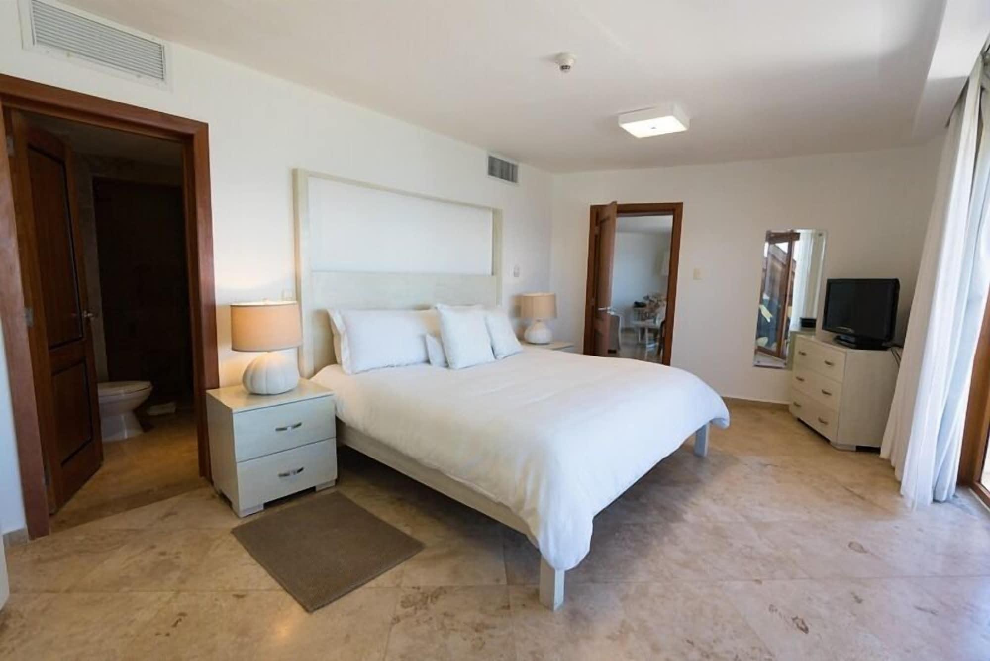 The Bannister & Yacht Club By Mint Hotel 5*