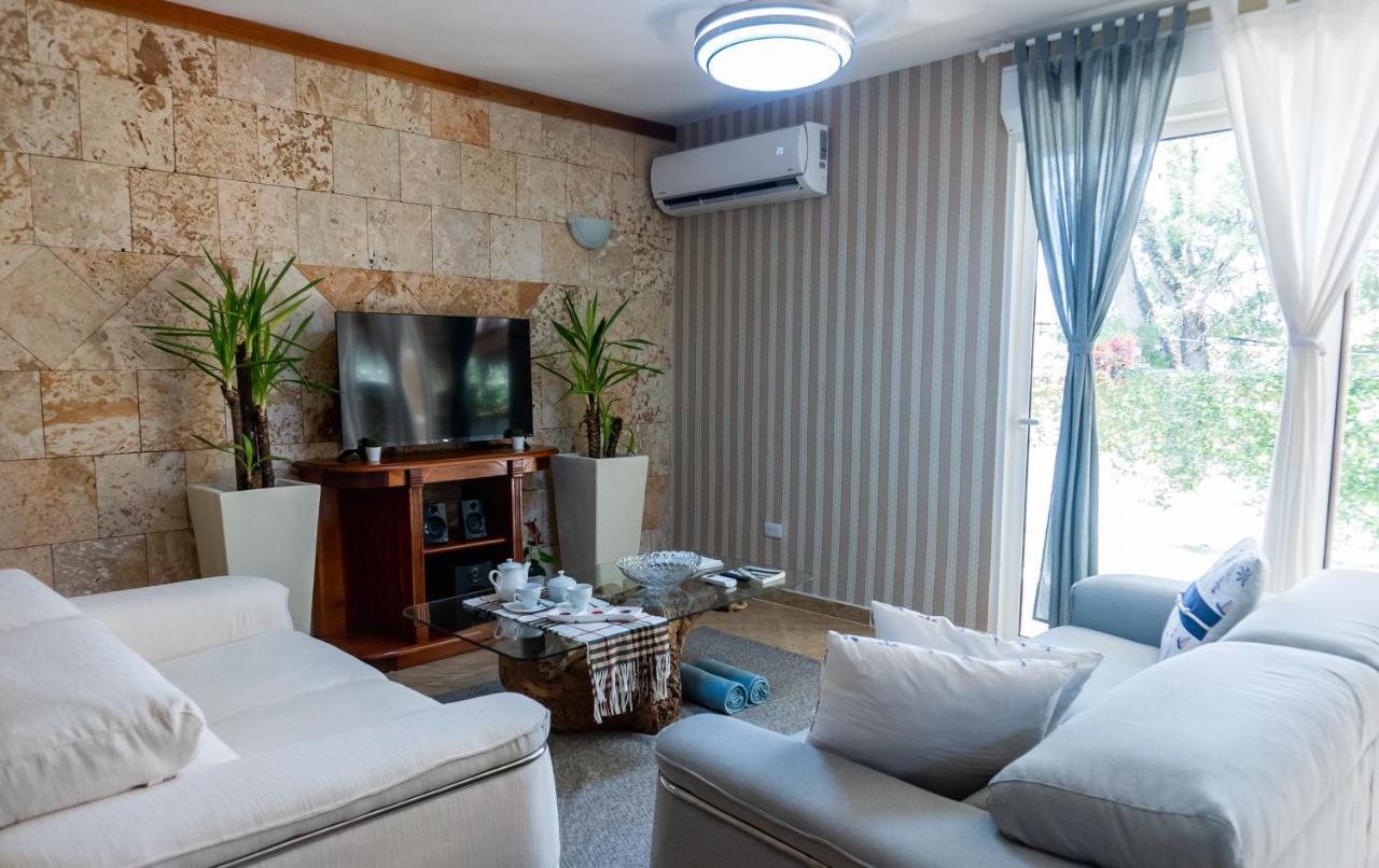 Villa Villa Dylan Samana, 3Br With Pool